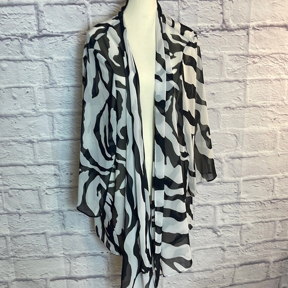 Other - Zebra print Kimono Coverup 3/4 sleeve sheer open front one/size black/white